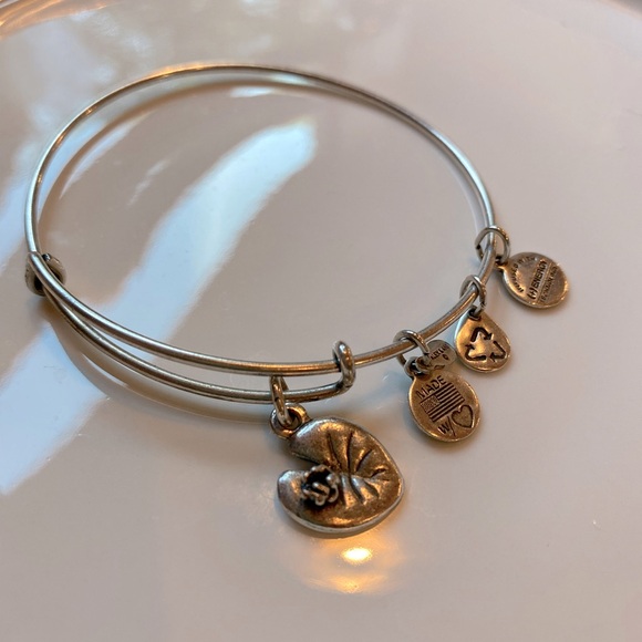 ALEX AND ANI BANGLE Lily Pad Charm - Picture 1 of 3